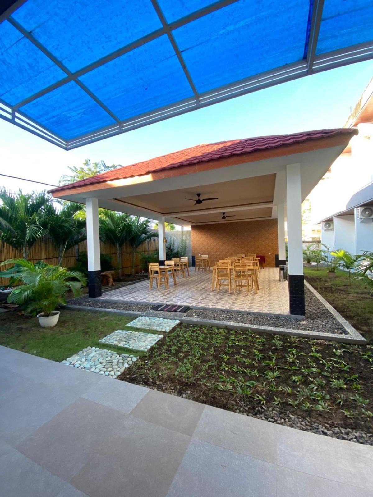 Christika Homestay Labuan Bajo Buitenkant foto